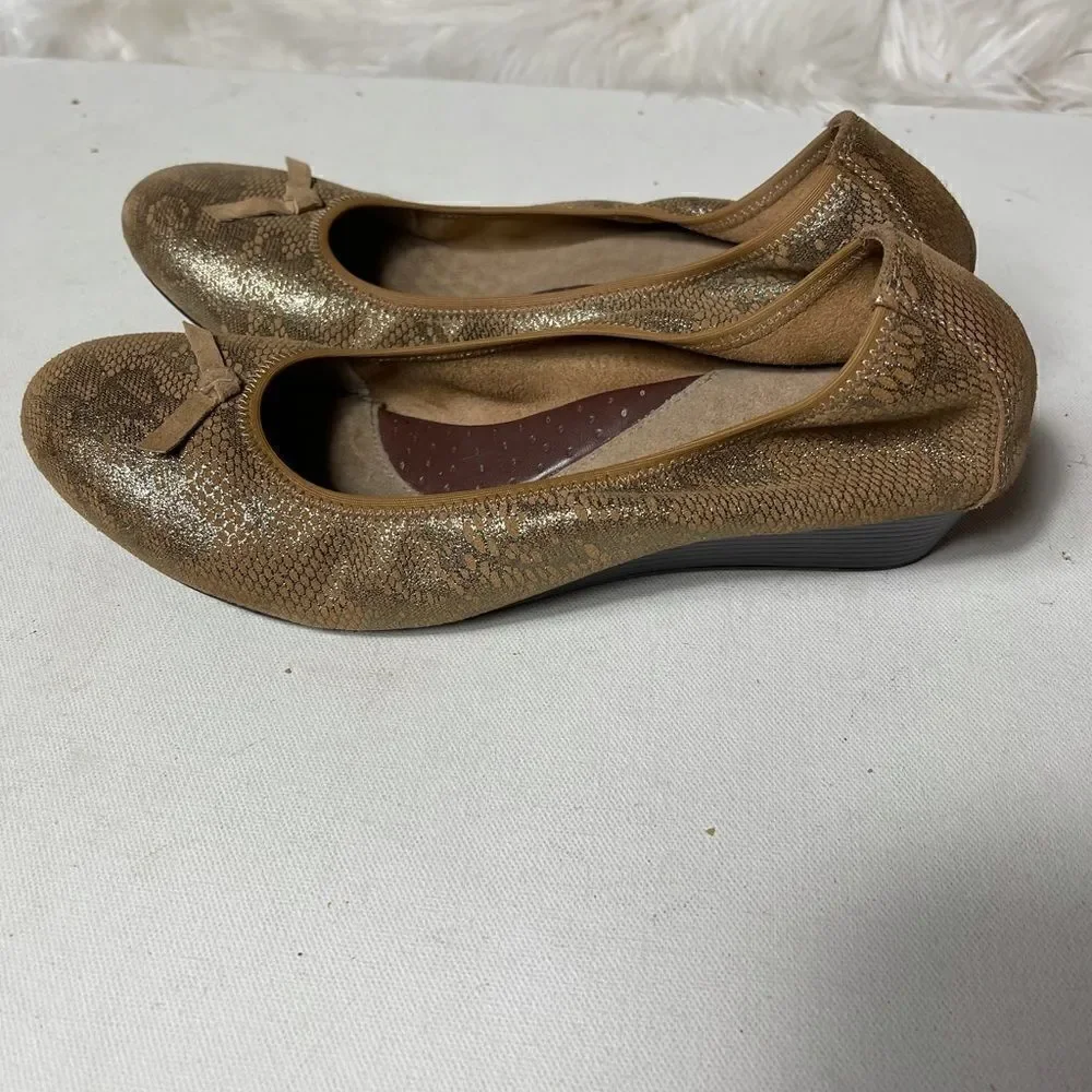 Hush Puppies golden brown iridescent wedge SZ9.5